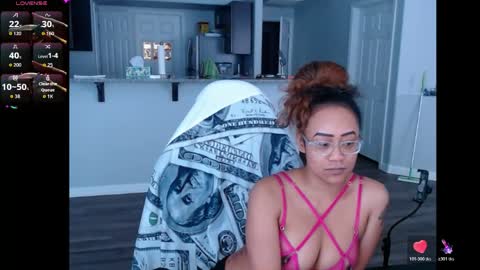Snapshot of cumplzqueen chatting on 06-06-26, 05:39 Nia Reese online show from 06-06-26, 05:39