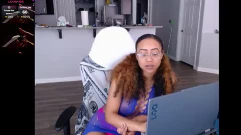 Snapshot of cumplzqueen chatting on 06-23-26, 07:01 Nia Reese online show from 06-23-26, 07:01