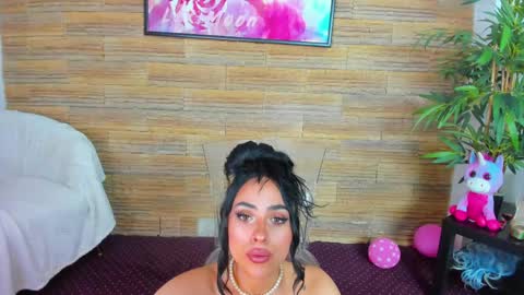 cupcake_izzy online show from 05-17-26, 07:10