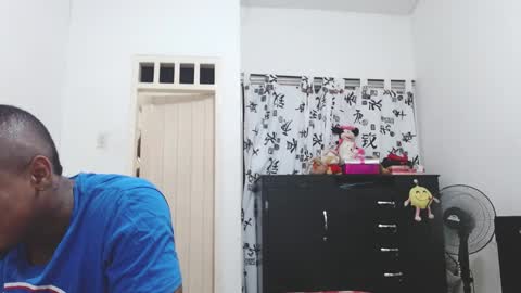 dominic and julieta... independent models online show from 01-31-25, 10:20