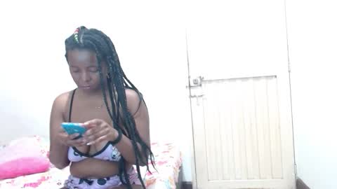 dominic and julieta... independent models online show from 09-17-25, 11:34