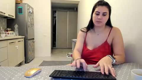 Snapshot of cuplu29 chatting on 02-14-25, 05:19 maria alex online show from 02-14-25, 05:19