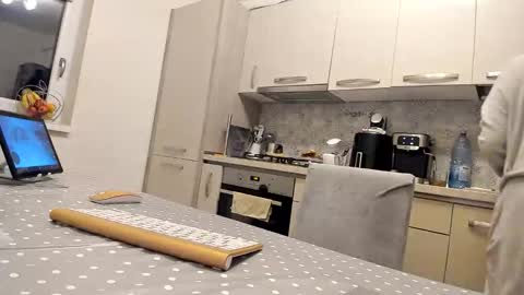 Snapshot of cuplu29 chatting on 10-19-25, 03:07 maria alex online show from 10-19-25, 03:07