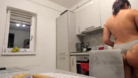 Snapshot of cuplu29 chatting on 10-26-25, 10:47 maria alex online show from 10-26-25, 10:47