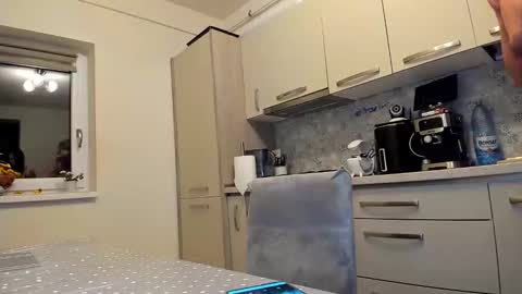 Snapshot of cuplu29 chatting on 11-05-25, 03:39 maria alex online show from 11-05-25, 03:39