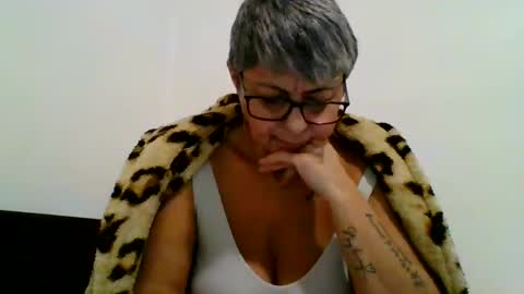 couple online show from 12-01-24, 05:46
