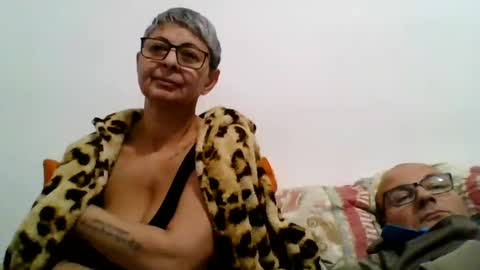 couple online show from 12-15-24, 07:42