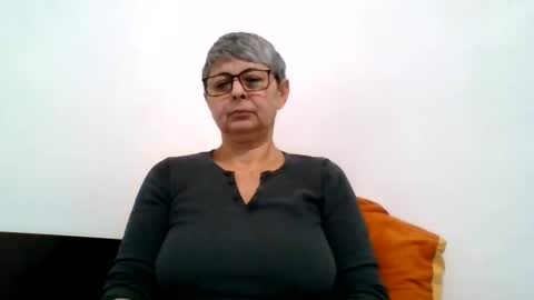 couple online show from 12-31-24, 02:47