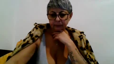 couple online show from 01-03-25, 05:53