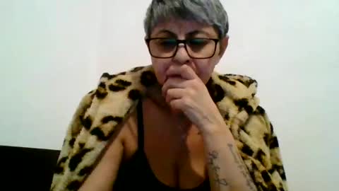 couple online show from 01-05-25, 06:02