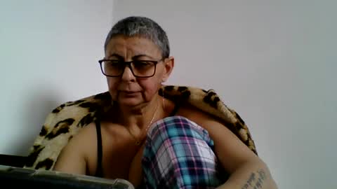 couple online show from 01-25-25, 09:04