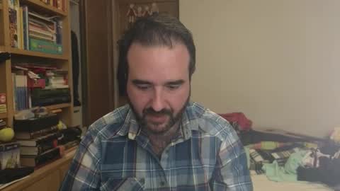 curiosillo1983 online show from 12-22-25, 04:04