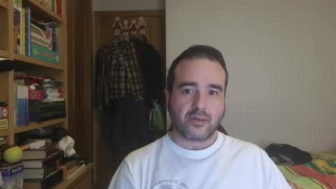 curiosillo1983 online show from 05-10-26, 12:43