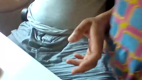 Snapshot of curious_aussie11 chatting on 12-14-24, 01:06 Carl online show from 12-14-24, 01:06