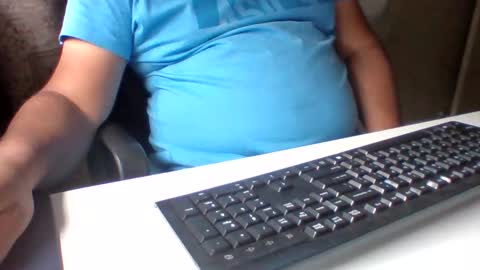 Snapshot of curious_aussie11 chatting on 01-07-25, 06:16 Carl online show from 01-07-25, 06:16