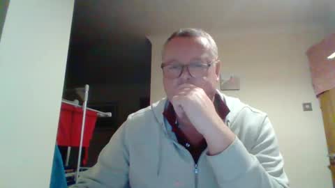 Snapshot of curiousax77 chatting on 02-21-25, 06:37 curiousax77 online show from 02-21-25, 06:37