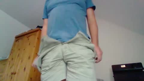 Snapshot of curiousax77 chatting on 10-12-25, 10:03 curiousax77 online show from 10-12-25, 10:03
