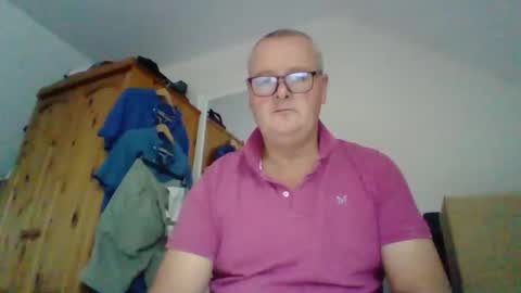 Snapshot of curiousax77 chatting on 10-20-25, 08:37 curiousax77 online show from 10-20-25, 08:37