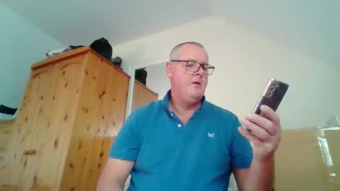 Snapshot of curiousax77 chatting on 10-22-25, 08:14 curiousax77 online show from 10-22-25, 08:14