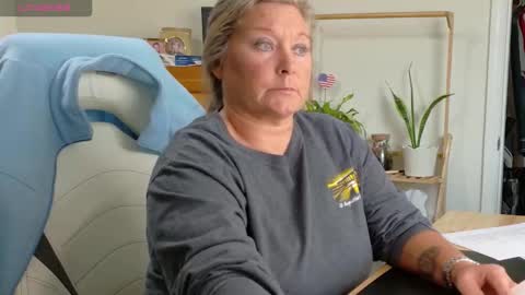 curious couple online show from 01-05-26, 06:00