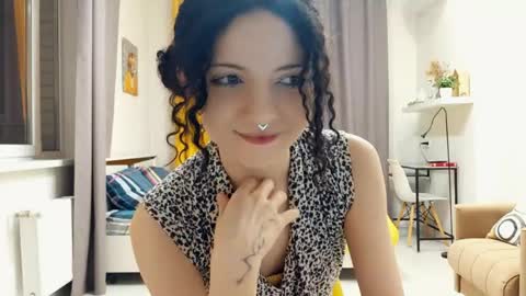 Snapshot of curlixiee chatting on 05-11-26, 11:13 Kira online show from 05-11-26, 11:13