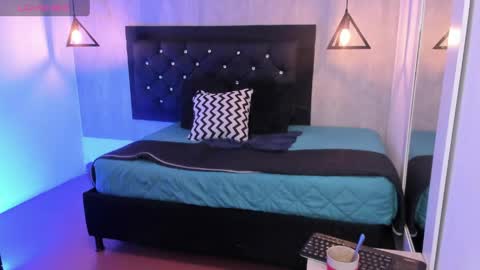 curly_babe1 online show from 05-31-26, 09:49