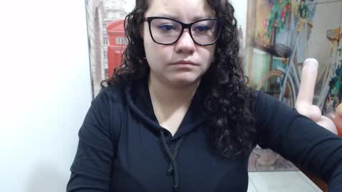 Vannesa online show from 10-27-25, 06:56