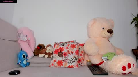 Snapshot of curly_sweett chatting on 05-11-26, 04:04 Curly - OF- CURLY SWEETT online show from 05-11-26, 04:04