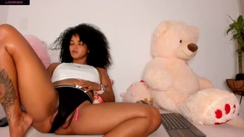 Snapshot of curly_sweett chatting on 05-15-26, 11:34 Curly - OF- CURLY SWEETT online show from 05-15-26, 11:34