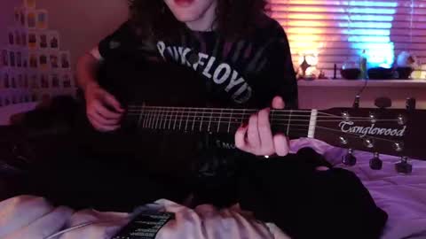 curly fries online show from 03-25-26, 07:25