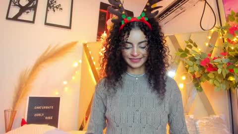 Snapshot of curlyrose_ chatting on 12-03-24, 12:02 Rose online show from 12-03-24, 12:02