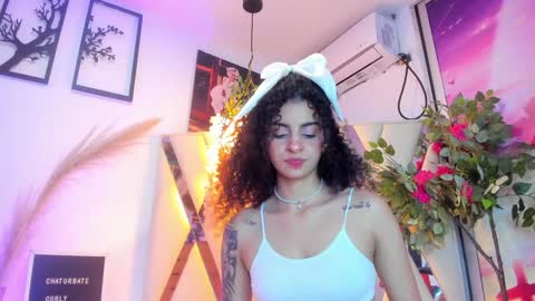 Snapshot of curlyrose_ chatting on 12-05-24, 12:52 Rose online show from 12-05-24, 12:52