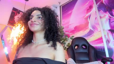 Snapshot of curlyrose_ chatting on 12-06-24, 02:57 Rose online show from 12-06-24, 02:57