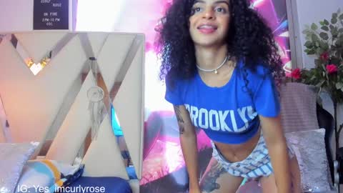 Snapshot of curlyrose_ chatting on 12-18-24, 09:29 Rose online show from 12-18-24, 09:29