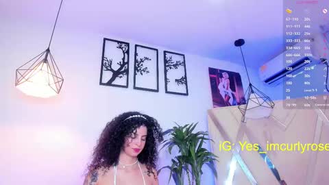 Snapshot of curlyrose_ chatting on 03-06-25, 09:20 Rose online show from 03-06-25, 09:20