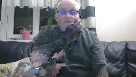 Snapshot of curtus14 chatting on 01-27-25, 09:44 curtus14 online show from 01-27-25, 09:44