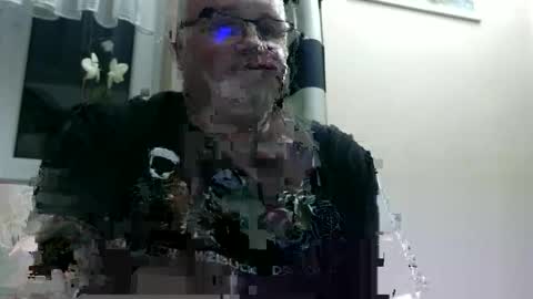 Snapshot of curtus14 chatting on 09-09-25, 08:41 curtus14 online show from 09-09-25, 08:41