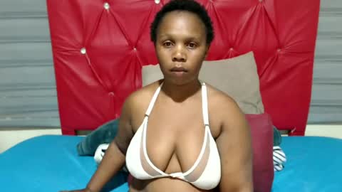 Snapshot of curveass93 chatting on 06-16-26, 01:08 curveass93 online show from 06-16-26, 01:08