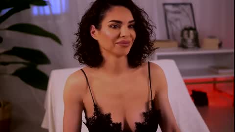 Snapshot of curvedlizzie chatting on 05-18-26, 10:48 curvedlizzie online show from 05-18-26, 10:48