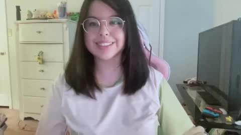 Emmie online show from 01-10-26, 07:48