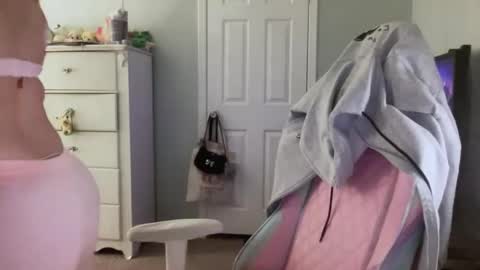 Emmie online show from 01-19-26, 02:59