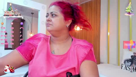 Snapshot of curvy_beauty_ chatting on 12-14-24, 11:29 Hanna online show from 12-14-24, 11:29