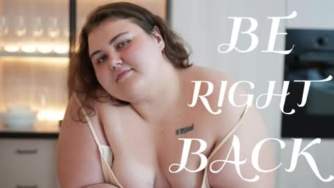 Snapshot of curvy_janie chatting on 12-12-24, 10:24 Jane online show from 12-12-24, 10:24