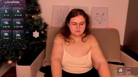 Snapshot of curvy_janie chatting on 12-15-24, 09:24 Jane online show from 12-15-24, 09:24