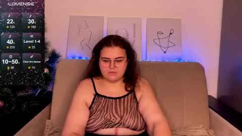 Snapshot of curvy_janie chatting on 12-18-24, 09:04 Jane online show from 12-18-24, 09:04