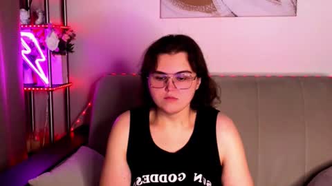 Snapshot of curvy_janie chatting on 10-28-25, 02:37 Jane online show from 10-28-25, 02:37