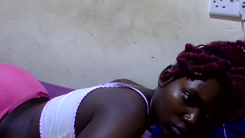 Snapshot of curvy_queen12 chatting on 07-15-26, 05:02 curvy_queen12 online show from 07-15-26, 05:02