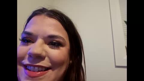 Curvyandthic online show from 10-27-25, 06:17