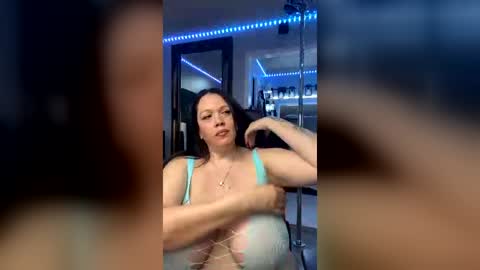 Snapshot of curvyfunlover chatting on 06-13-26, 10:02 curvyfunlover online show from 06-13-26, 10:02