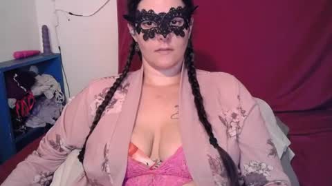 Snapshot of curvygamerceline chatting on 06-19-26, 10:35 Celine Fawe online show from 06-19-26, 10:35